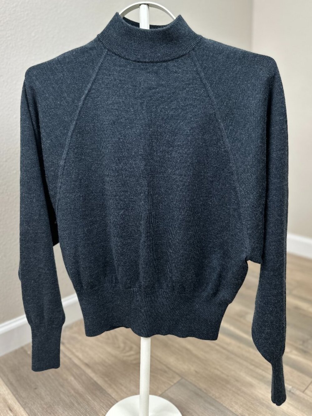 UNIQLO U Wool Blend Gray Turtleneck Raglan Sleeve Sweater Women’s XS